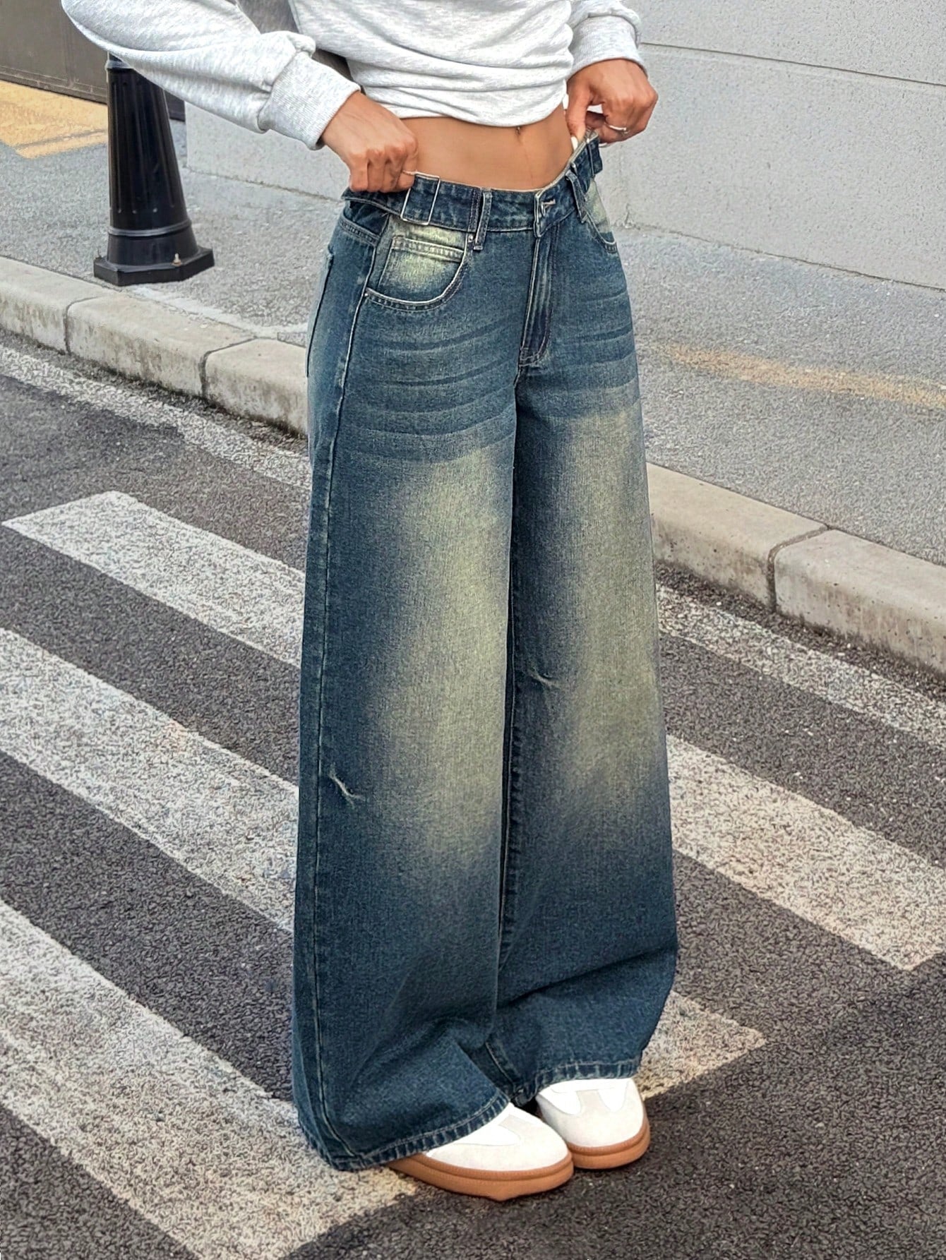 High-Waist Deep Blue Extreme Wide-Leg Vintage Wash Jeans for Women