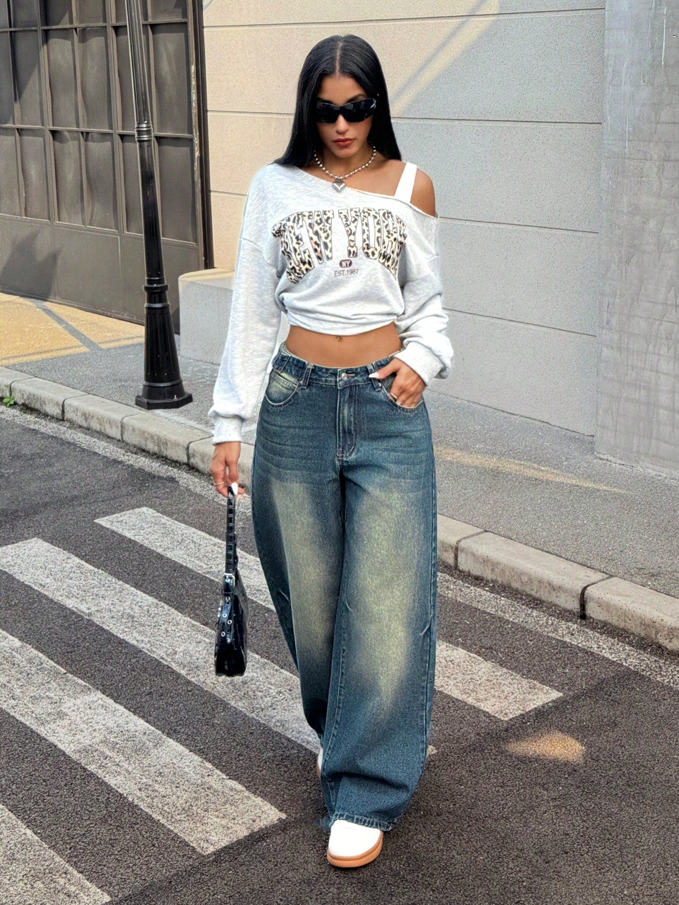 High-Waist Deep Blue Extreme Wide-Leg Vintage Wash Jeans for Women